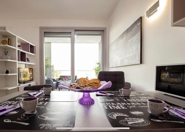 Stylish Close By Trastevere And Life Apartment