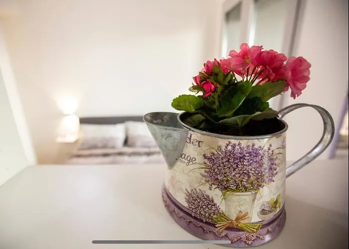Stylish Close By Trastevere And Life Apartment
